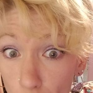 Meet your Posher, Lauren nicole